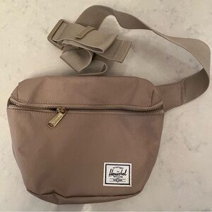 NWOT Herschel  Tan Fanny Bag Hip Pack